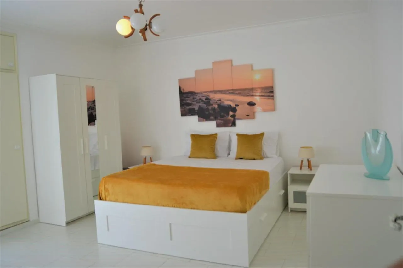Apartamento Espacoso Com Estacionamento Incluido Portimao