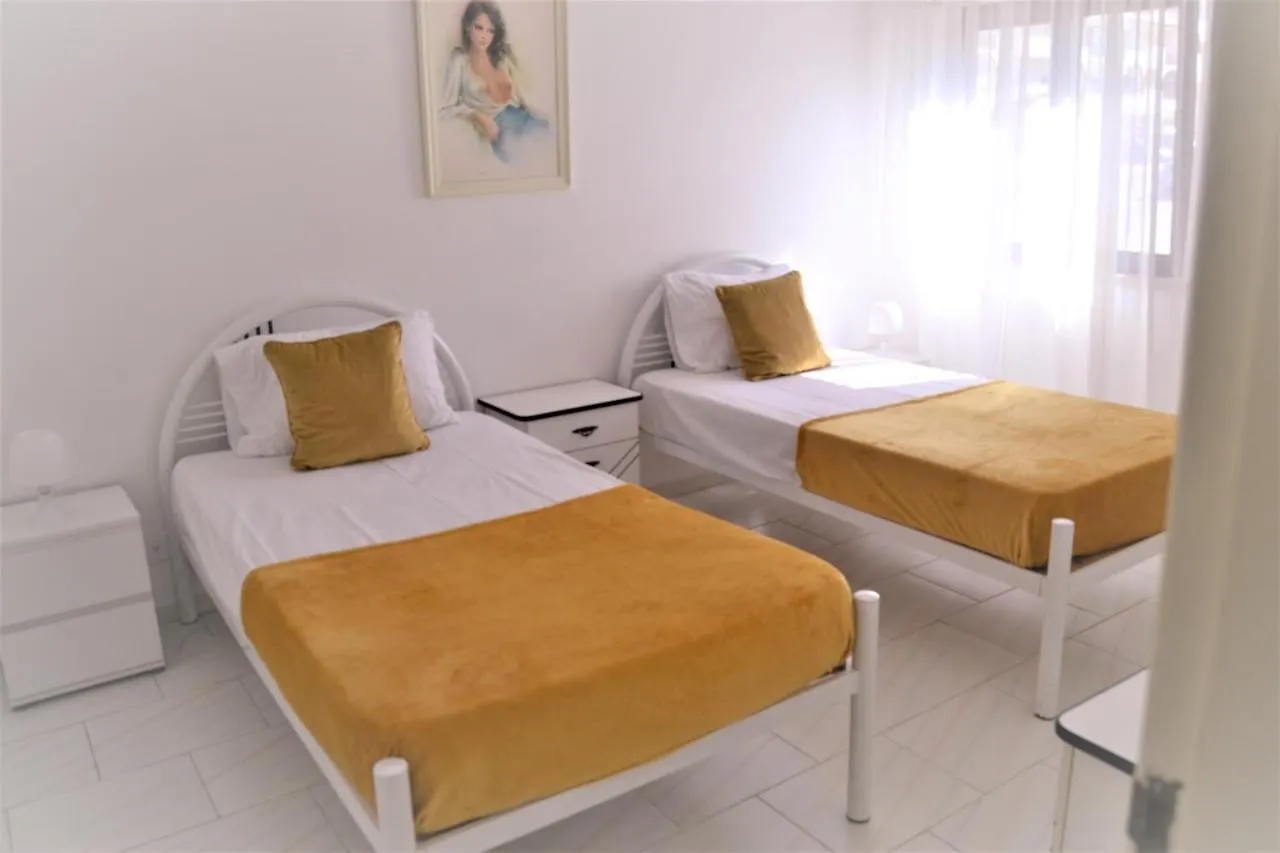Apartamento Espacoso Com Estacionamento Incluido Portimao Apartment